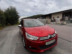 Röd Begagnad 2014 Citroën C4 Halvkombi | 50 000 kr (Marknadspris)