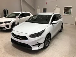 Vit Ny 2024 Kia Ceed Sportswagon Advance Kombi | 292 000 kr (Marknadspris)