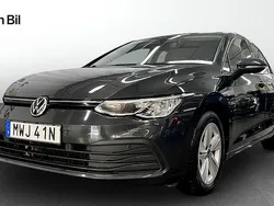 Grå Begagnad 2020 VW Golf VIII Halvkombi | 214 900 kr (Marknadspris)