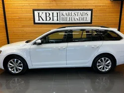Vit Begagnad 2019 Skoda Octavia Ambition Kombi | 99 900 kr