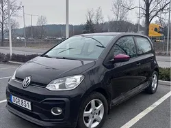 Svart Begagnad 2018 VW up! Halvkombi | 118 000 kr