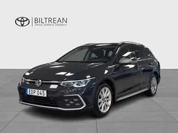 Grå Begagnad 2022 VW Golf Alltrack Executive Kombi | 319 000 kr (Marknadspris)