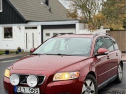 Röd Begagnad 2010 Volvo V50 Kinetic Kombi | 34 999 kr (Marknadspris)