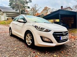 Vit Begagnad 2016 Hyundai i30 Halvkombi | 95 000 kr (Superpris)
