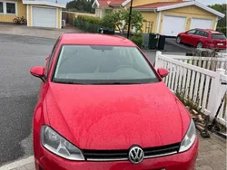 Röd Begagnad 2014 VW Golf VII Halvkombi | 68 900 kr (Superpris)