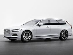 Vit Ny 2025 Volvo V90 Core Kombi | 529 900 kr (Marknadspris)