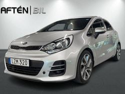Grå Begagnad 2015 Kia Rio Halvkombi | 89 800 kr (Marknadspris)