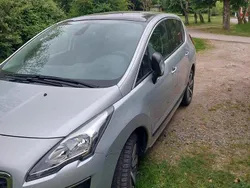 Grå Begagnad 2014 Peugeot 3008 Kombi | 97 000 kr (Marknadspris)