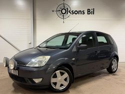 Grå Begagnad 2004 Ford Fiesta Halvkombi | 29 900 kr (Marknadspris)