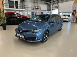 Blå Begagnad 2018 Toyota Auris Touring Sports Edition Kombi | 189 000 kr (Marknadspris)