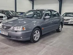 Grå Begagnad 2002 Toyota Avensis Sedan | 27 900 kr (Lite dyr)