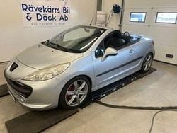 Ljusgrå Begagnad 2007 Peugeot 207 CC Cab | 49 900 kr (Marknadspris)