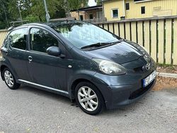 Grå Begagnad 2007 Toyota Aygo Halvkombi | 11 000 kr