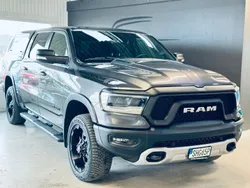Svart Begagnad 2019 RAM 1500 Pickup | 579 000 kr (Marknadspris)