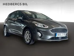 Grå Begagnad 2021 Ford Fiesta Titanium Halvkombi | 154 900 kr