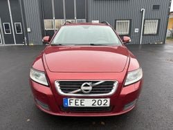 Röd Begagnad 2010 Volvo V50 Drive Kinetic Kombi | 69 990 kr (Lite dyr)