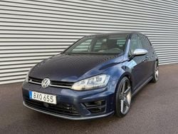 Mörkblå Begagnad 2014 VW Golf VII R Halvkombi | 179 900 kr (Marknadspris)
