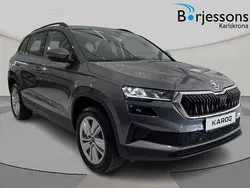 Grå Ny 2025 Skoda Karoq Selection SUV | 383 300 kr (Marknadspris)