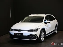 Vit Begagnad 2022 VW Golf Alltrack Kombi | 269 900 kr (Marknadspris)