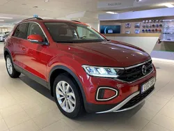 Röd Begagnad 2024 VW T-Roc SUV | 319 000 kr (Dyr)
