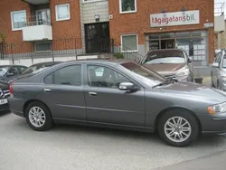 Grå (grafitgrå effektmetallic) Begagnad 2008 Volvo S60 Sedan | 57 000 kr (Lite dyr)