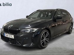 Svart (black saphire metallic) Begagnad 2022 BMW 320 M Sport Kombi | 399 900 kr