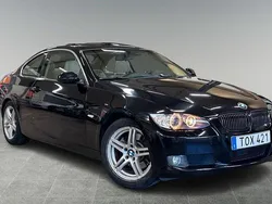 Svart Begagnad 2007 BMW 330 Sportkupé | 109 900 kr (Marknadspris)