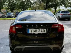 Svart Begagnad 2017 Volvo S60 R-Design Sedan | 180 000 kr (Marknadspris)