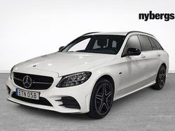 Vit Begagnad 2021 Mercedes C300e AMG Kombi | 309 000 kr (Superpris)