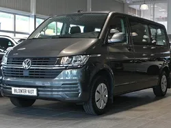 Grå Begagnad 2021 VW Caravelle Comfortline Minibuss | 379 000 kr (Marknadspris)