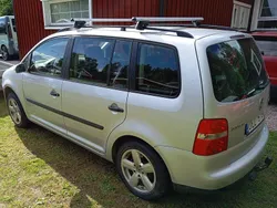 Silver Begagnad 2003 VW Touran Minibuss | 26 000 kr
