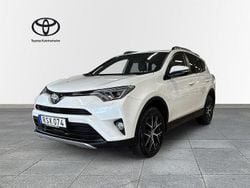 Vit Begagnad 2016 Toyota RAV4 SUV | 214 900 kr (Marknadspris)