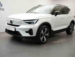 Vit Begagnad 2023 Volvo XC40 Single Motor SUV | 319 900 kr