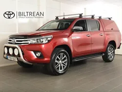 Röd (crimson spark röd metallic) Begagnad 2018 Toyota HiLux Premium Pickup | 339 900 kr (Marknadspris)