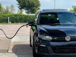 Svart Begagnad 2011 VW Golf VI R Halvkombi | 185 000 kr (Dyr)