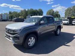 Mörkgrå (dark grey metallic) Ny 2025 VW Amarok Life Pickup | 632 375 kr (Lite dyr)