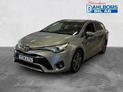 Ljusgrå Begagnad 2016 Toyota Avensis Active Kombi | 119 900 kr (Lite dyr)