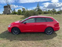 Röd Begagnad 2016 Seat Leon ST Style Kombi | 119 000 kr (Marknadspris)