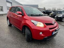 Vinröd Begagnad 2013 Toyota Urban Cruiser SUV | 79 990 kr