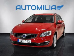 Röd Begagnad 2016 Volvo V60 Momentum Kombi | 129 900 kr (Marknadspris)