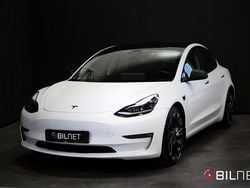 Vit Begagnad 2021 Tesla Model 3 Performance Sedan | 339 900 kr (Marknadspris)