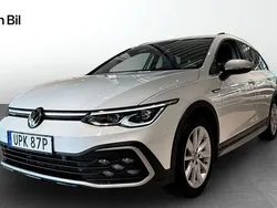 Vit (pure white) Begagnad 2022 VW Golf Alltrack Kombi | 339 900 kr (Marknadspris)