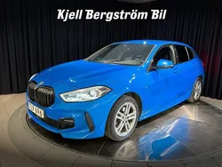 Blå metallic Begagnad 2022 BMW 118 Shadowline Halvkombi | 274 900 kr (Lite dyr)