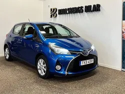 Blå Begagnad 2014 Toyota Yaris Hybrid Active Halvkombi | 114 900 kr (Lite dyr)