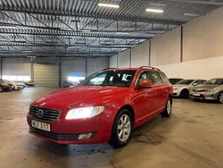 Röd Begagnad 2014 Volvo V70 Momentum Kombi | 124 900 kr (Marknadspris)