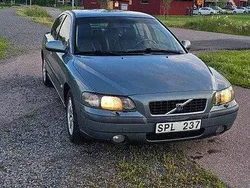 Grön Begagnad 2001 Volvo S60 Sedan | 17 000 kr (Lite dyr)