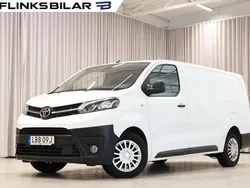 Vit Begagnad 2022 Toyota Proace Van | 299 900 kr (Marknadspris)