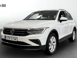 Vit Begagnad 2022 VW Tiguan Life SUV | 279 900 kr (Marknadspris)