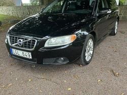 Svart Begagnad 2011 Volvo V70 Summum Kombi | 75 000 kr (Marknadspris)