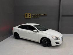 Vit Begagnad 2011 Volvo S60 Momentum Sedan | 79 800 kr (Bra pris)